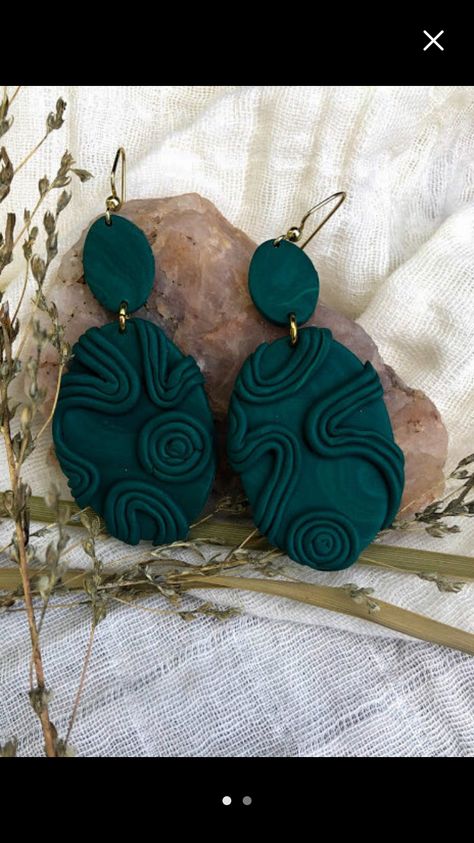 Diy Clay Earrings Tutorials, Handmade Green Clay Jewelry, Handmade Green Polymer Clay Jewelry, Emerald Green Clay Earrings, Emerald Clay Earrings, Green Clay Earrings, Diy Polymer Clay Earrings, Unique Green Polymer Clay Earrings, Crea Fimo