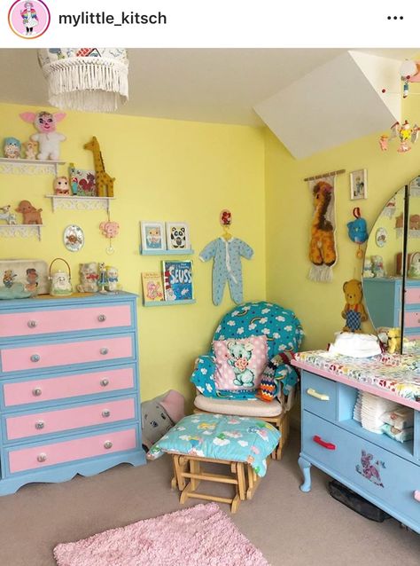 Kitsch Nursery, Vintage Nursery Room, Creative Home Decor Ideas, Baby Doll Nursery, Baby Number 2, Sweet Nursery, Vintage Nursery, Pink Nursery, Creative Home Decor