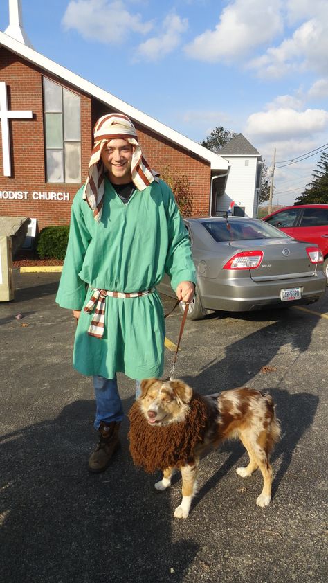 Daniel and his lion....we had trunk or treat at my church...our trunk theme was Daniel and the lions den... Daniel And The Lions Den, Church Trunk, Internet Safety For Kids, Daniel And The Lions, My Church, Fall Fest, Free Stuff By Mail, Magic Garden, Trunk Or Treat