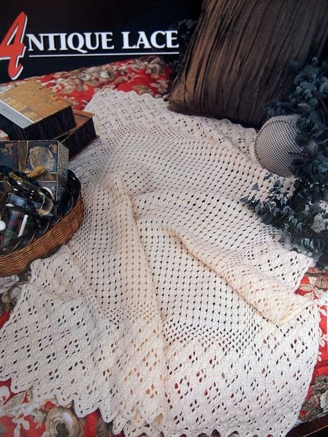 Antique Lace By Ann Parnell And Annie's Crochet by NeedANeedle Crochet Afghan Patterns, Annie's Crochet, Heirloom Quilt, Vintage Crochet Pattern, Crochet Lace Pattern, Crochet Quilt, Manta Crochet, Afghan Patterns, Sport Weight Yarn