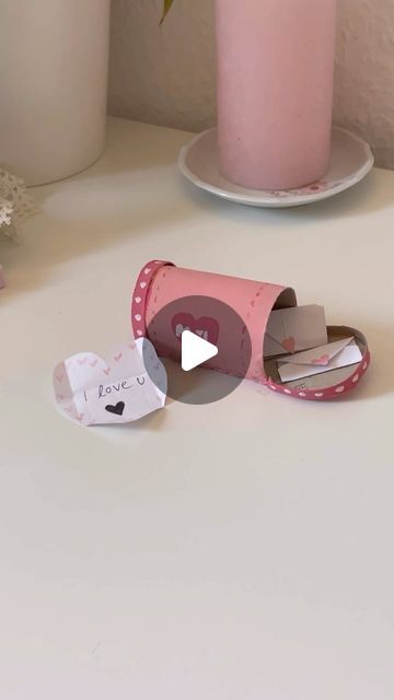 Derya🥐🥐 on Instagram: "DIY mail box💌🩷 is it too early to start a Valentine’s Day gift idea series?🙃
ib: @yasminartdrawing1" Diy Mini Mailbox Ideas, Cute Mailbox Ideas Diy, Mini Mailbox Diy, How To Make A Box Out Of Paper Easy, Mailbox Gift Ideas, Mail Box Ideas Diy, Mini Box Diy, Mint Tin Crafts, Tin Crafts