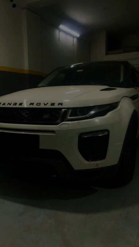 Car Driving Snap, White Range Rover, Boys Attitude Pics Hd, Best Love Photos, Range Rover White, African Tree, Rich Cars, White Range, Hands Photos