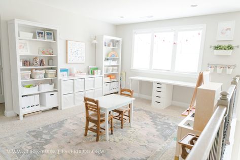 Study And Toy Room Ideas, Living Room Office Playroom Combo, Bonus Room Homeschool Ideas, Homeschool Room Shelves, Small Office Toy Room Combo, Playroom School Area, Loft School Room, Homeschooling Room Design, Loft Homeschool Room