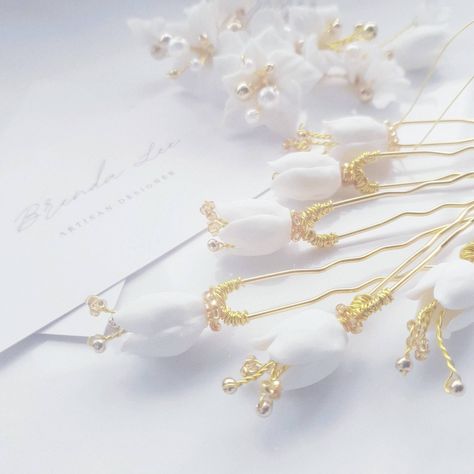 "Romantic hair pieces of your dream" Romantic Hair, Flowers Lily, Bride Hair Pins, Hair Accessories Flower, Brenda Lee, Handmade Market, Tarnished Jewelry, Heart Hoop Earrings, Handmade Hair Accessories