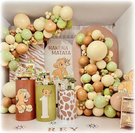 Lion King Party Decorations, Simba Baby Shower, Lion King Birthday Party Ideas, Lion Birthday Party, Safari Birthday Party Decorations, Baby Boy Birthday Themes, Baby First Birthday Themes, Baby Birthday Party Theme, Jungle Thema