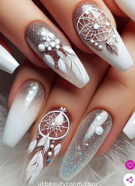 Nail Designs With Feathers, Uñas Cute, Nails Acrylic Designs, Cut Nails, Uk Nails, 2023 Nail, 2023 Nails, Chrome Nail Powder, Ootd Instagram