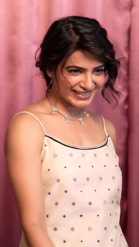 Samantha Cute, Samantha Pics, Indian Bride Outfits, Samantha Ruth, Samantha Photos, Beauty Face Women, South Actress, Bollywood Girls, Bride Clothes