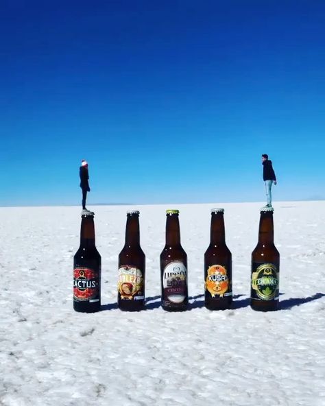 EARTH OFFICIAL on Instagram: “Perspective games 😎 Salar de Uyuni, Bolivia. | Video by @jeffrysoria #earthofficial” It's All About Perspective, Best Vacation Spots, Romantic Vacations, Travel Nature, Star Citizen, Reasons To Smile, Canon Photography, Photography Travel, Amazing Adventures