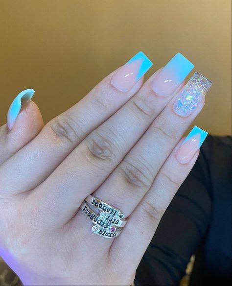 Blue Nail Set Ideas, Short Blue Acrylic Nails Designs, Short Square Acrylic Nails Teal, Short Square Acrylic Nails Turquoise, Cute Short Acrylic Nails Square Blue, Medium Length Nails Acrylic Square Blue, Shorties Nails Blue, Sky Blue Nails Short Square, Simple Acrylic Nails Square