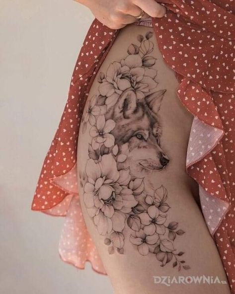 Husky Tattoo Design, Wolf And Moon Tattoo, Lilo And Stitch Tattoo, Wolf Tattoos For Women, Hip Tattoo Designs, Tattoo Website, Dragon Tattoo Ideas, Gallery Tattoo, Crazy Tattoos