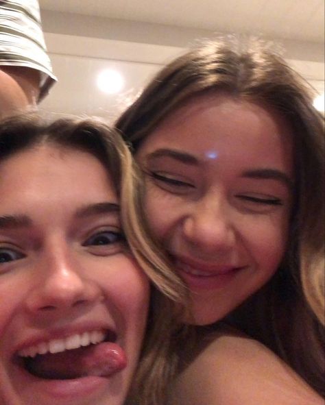 Sophia Birlem, Lexi Jayde, Go Best Friend, Best Friends Aesthetic, Music Mood, Girls World, Heart Eyes, Best Friends Forever, Friend Photos