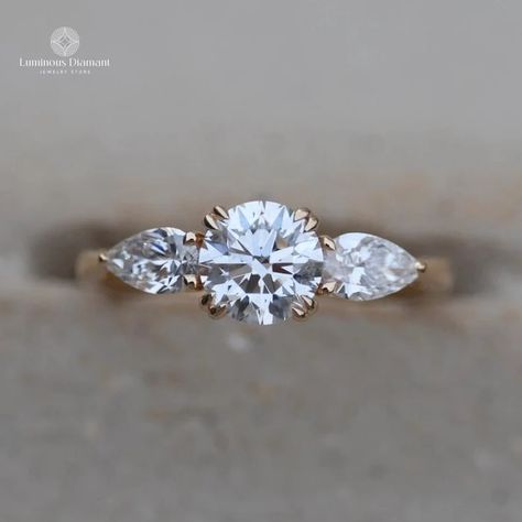 1 TCW Ring Trilogy Diamond Ring, Engagement Ring Asscher, 1 Ct Engagement Ring, Round Cut Diamond Engagement Ring, Trilogy Engagement Ring, Silver Promise Rings, Join Hands, Wedding Ring For Her, Vs2 Diamond