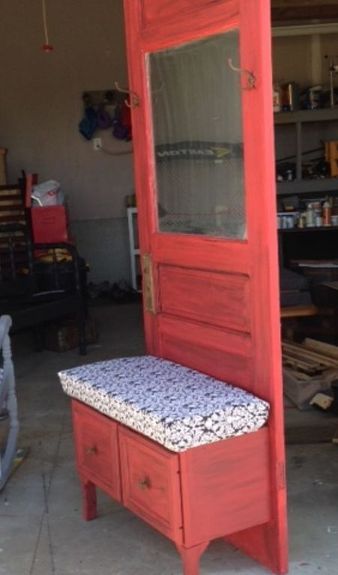 Door Hall Trees, Repurposed Doors, Door Repurposed, Old Door Projects, Door Bench, Furniture Repurposing, Hall Tree Bench, Upcycle Storage, Recycled Door