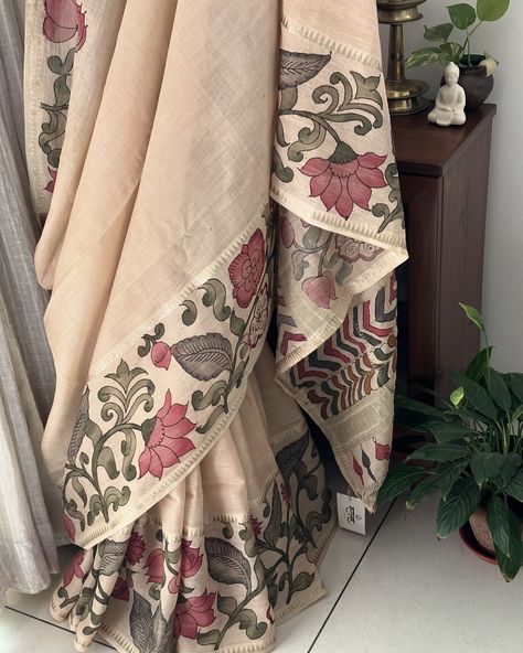 ***SOLD***INR 12,500 Handloom Mangalagiri cotton silk Kalamkari saree with Bangalore silk blouse piece. Base colour: Shade of Beige . Dm us or Whatsapp us on +91 89209 18425. Kalamkari pieces will have stains, bleeding and irregularities these are a part of the art and not defects. Please review each pic before purchase as these things are not considered defects. As we capture them carefully in all images. Please note there may be variations in colors due to photography lights and the devi... Beige Colour Saree, Sabyasachi Lehenga Bridal, Lehenga Bridal, Sabyasachi Lehenga, Kalamkari Saree, Beige Colour, Shades Of Beige, Light Photography, Blouse Piece