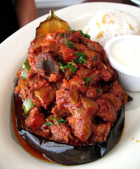 Welcome to the Mystery of Albania: Albanian traditional food:recepies Fried Lamb with Tomatoes Albanian Cuisine, Albanian Traditional, Albanian Recipes, Macedonian Food, Stuffed Eggplant, Around The World Food, European Cuisine, Mediterranean Food, Food History