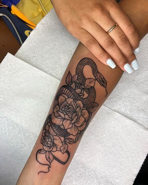 Snake And Flowers, Forearm Cover Up Tattoos, Cover Up Tattoos For Women, Wrist Tattoo Cover Up, Forarm Tattoos, Inspiration Tattoos, Tattoos For Black Skin, Forearm Tattoo Women, Pretty Tattoos For Women