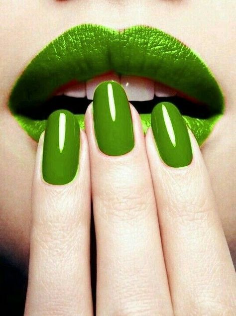 Green Lipstick, Green Inspiration, Green Nail, Super Nails, Summer Nails Colors, Simple Green, Lip Art, Nail Shapes, Perfect Nails