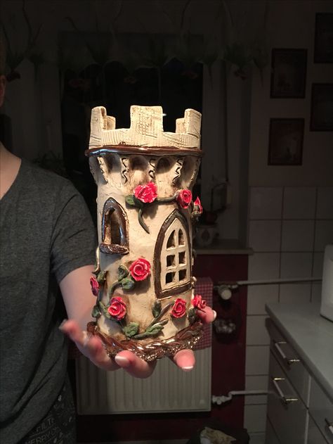 Ceramic Houses Ideas, Pottery Architecture, Pottery Castle, Ceramic Castle, Clay Sculpture Art, Clay Projects For Kids, Clay Fairy House, Ceramic Lantern, Pottery Houses