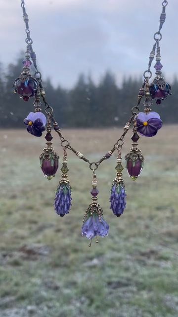 Fae Aesthetic Jewelry, Collares Coquette, Winter Pansies, Fae Aesthetic, Funky Fingers, Enchanted Jewelry, Art Outfit, Whimsical Jewelry, Fairy Jewelry