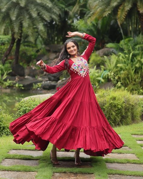 "Dancing through Navratri in style! ✨ - "Lehenga twirls and Garba whirls! Ready for the festival vibes. 💃 - "Bringing out the best festive attire this Navratri! 🌸 Order & Inquiry ( WhatsApp) :- +917818861004 ❤️💚💙 *WhatsApp Clothing update Designs...join.* https://chat.whatsapp.com/Fu7EdOqE4fNEsyJiuQPyuC ❤️💚💙 *Jewellery Collection Update Join:-* https://chat.whatsapp.com/Bt0n6AKpYvAJper7JpZIPI ❤️💚💙 - #GarbaReady - #DanceOfNavratri Garba Kurti, Navratri Ideas, Wedding Ootd, Women's Traditional & Ceremonial Clothing, Exclusive Gowns, Stylish Kurtis Design, Ethnic Wear Indian, Navratri Dress, Trendy Embroidery