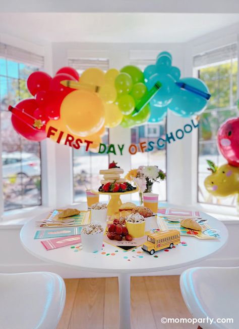 First Day Of School Party, Bright Birthday Cakes, Birthday Room, Back To School Breakfast, School Tables, School Breakfast, First Day School, Back To School Crafts, Back To School Party