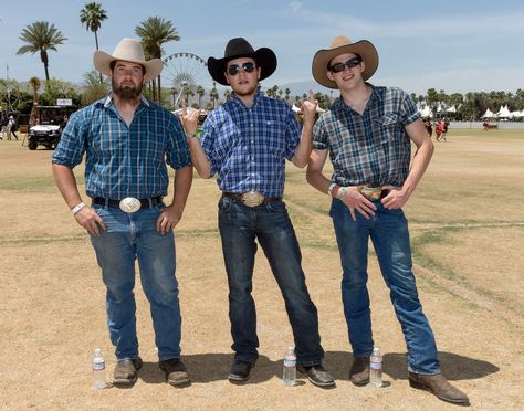 18 Types of Guys You Meet at a Country Music Concert Country Concert Outfit Men, Mens Country Outfits, Stagecoach Outfits, Country Music Concert Outfit, Country Music Festival Outfits, Concert Outfit Men, Summer Country Concert Outfit, Country Summer Outfits, Country Concert Outfits