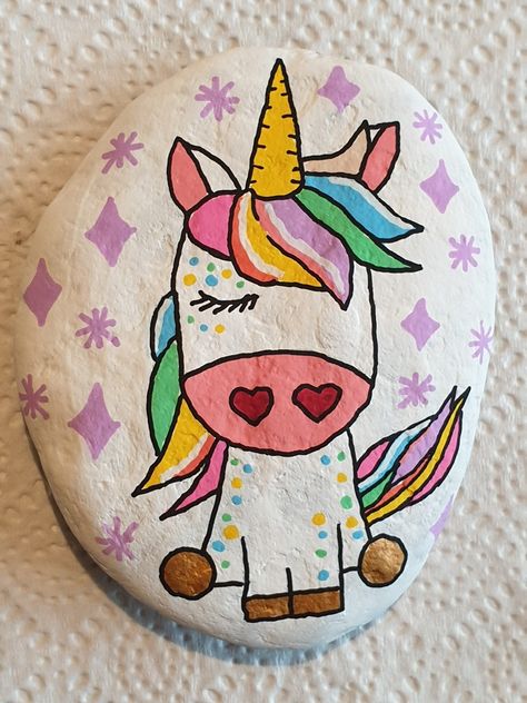 Unicorn Cute Unicorn Painting, Unicorn Rock Painting Ideas, Paint Unicorn, Canvas Painting Unicorn, Painted Rocks Unicorn, Unicorn Paint, Pusheen Cat, Happy Stones, Pet Rocks