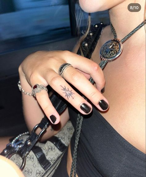 Rock And Roll Tattoo, Rock N Roll Tattoo, Rockstar Tattoo, Girlfriend Tattoos, Pink Floyd Tattoo, Tattoo Band, Wrist Tattoo Designs, Type Tattoo, Queen Tattoo