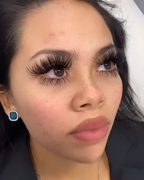 Bottom Lash Extensions, Maquillage On Fleek, Bottom Lashes, 5 Minute Makeup, Professional Eyelash Extensions, Eyelash Extensions Styles, Pretty Lashes, Formal Makeup, Glitter Eye Makeup