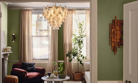 Lick x Soho House - Soho Home Olive Green Paint, Blush Curtains, Olive Green Paints, Olive Green Walls, Italian Farmhouse, Dark Paint Colors, Traditional Paint, Soho Home, Green Paint Colors