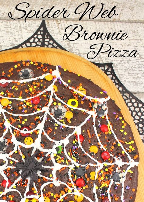 Spider Web Brownie Pizza #Choctoberfest – Hobbit Recipes, Brownie Pizza, Halloween Finger Foods, Brownie Ideas, Creepy Halloween Food, Halloween Brownies, Halloween Pizza, Recipes Halloween, Sugar Free Brownies