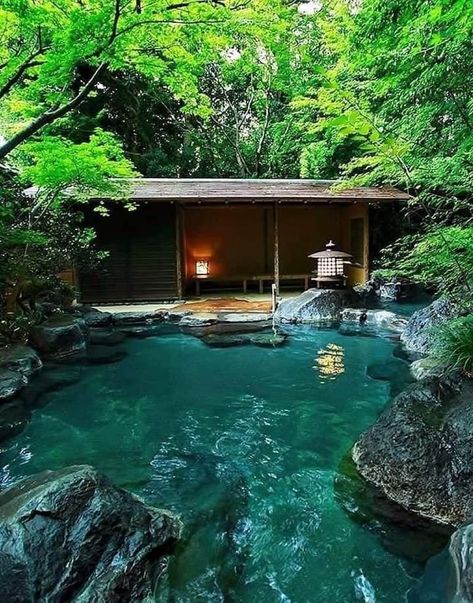 Onsen Japan, Small Backyard Landscaping Designs, Japanese Onsen, Japanese Hot Springs, Japanese Bath, Diy Pallet Furniture Outdoor, Outdoor Furniture Plans, Dream Pools, Natural Pool