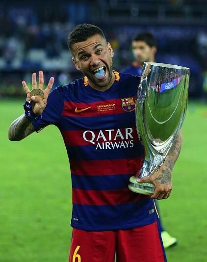 Dani Alves with UEFA Super Cup 2015 Dani Alves Wallpaper, Inter Milan Logo, Ronaldo Ronaldinho, Neymar Pic, Fc Barcelona Players, Bayer Munich, Dani Alves, Barcelona Futbol Club, Uefa Super Cup