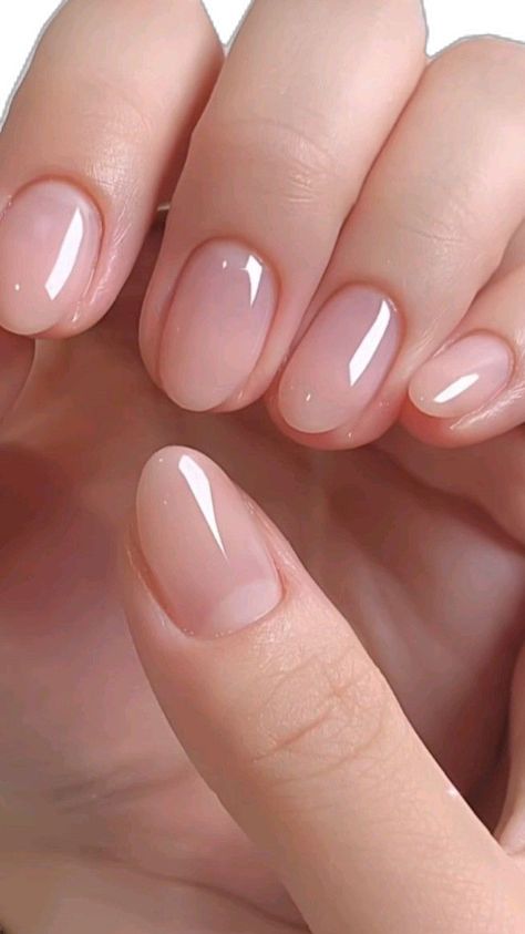 New Mom Manicure Nail Ideas, Beautiful Neutral Nails, Short Nails Natural Color, Semi Transparent Nails, Formal Manicure, Semipermanent Nails, Short Nude Nails, Trending Nails, Hello Nails