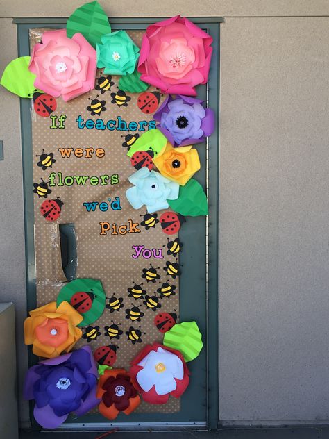 Flower Teacher Appreciation Door, Teacher Appreciation Flower Theme, Teacher Appreciation Flowers Ideas, Printable Teacher Quotes, Teacher Appreciation Week Door, Teacher Appreciation Door, Teacher Appreciation Door Decorations, Teacher Appreciation Week Themes, Class Door Decorations