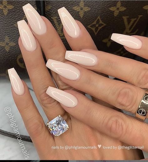 glossy ivory nail long White Nails Design, Ivory Nails, Matte White Nails, Ballerina Nail, Ombre Acrylic, Ombre Acrylic Nails, White Acrylic Nails, Cream Nails, Simple Acrylic Nails