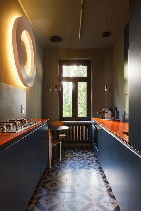 Kitchen Design Table, Container Table, Card Room, Stiffkey Blue, Ball Ideas, Room Green, Kitchen Floor Plans, Kitchen Wall Lights, Frankfurt Germany