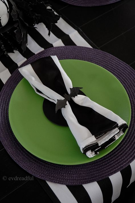 Beetlejuice Birthday Party Decorations, Beetlejuice Party Decorations, Beetlejuice Kitchen, Beetlejuice Baby Shower Ideas, Bettle Juice Aesthetic, Beetlejuice Dinner Party, Beetlejuice Dinner, Beetlejuice Decorations, Alter Room