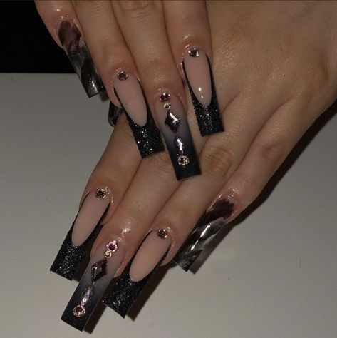 Nail For Prom Black, Black Nails Gems Bling, Cute Acrylic Nail Designs Black, Black Acrylic Nails Birthday Set, Black Extra Nails, Buchona Nails Short, Black Latina Nails, Coffin Nail Ideas Black, Black Nail Sets Medium