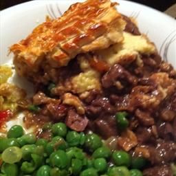 Steak and Cheese Pie on BigOven: This pie is very tasty and one of my favourite recipes love it! Steak And Cheese Pie Recipe, Steak And Cheese Pie, Sausage Rolls Puff Pastry, Steak Ale Pie, British Pie, Pocket Pies, Kidney Pie, Stewing Steak, Steak And Kidney Pie