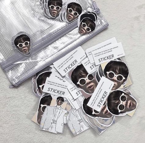 Kpop Diy, 카드 디자인, Bts Merch, Korean Aesthetic, Kpop Merch, Packaging Design Inspiration, Kpop Aesthetic, Travelers Notebook, Aesthetic Pictures