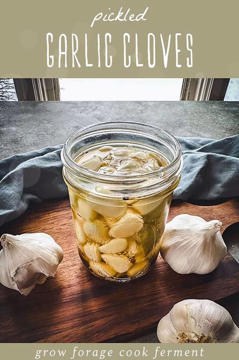 Pickle Garlic, Garlic Remedies, Quick Pickle Recipe, Quick Pickle, Refrigerator Pickle Recipes, Easy Vegetable Recipes, Fermented Honey, Pickle Recipes, Easy Vegetable Side Dishes