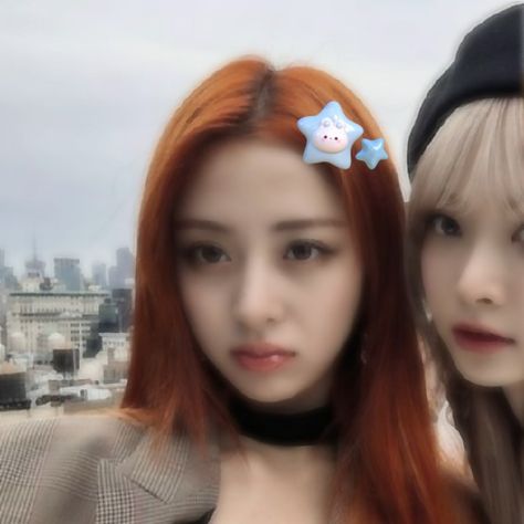 Le Sserafim Huh Yunjin & Hong Eunchae (sisterz) matching icons Le Sserafim Huh Yunjin, Bff Pfp Matching Aesthetic, Fast And Furious Actors, Best Friend Match, Match Profile, Duos Icons, Huh Yunjin, Green Screen Video Backgrounds, Kpop Couples