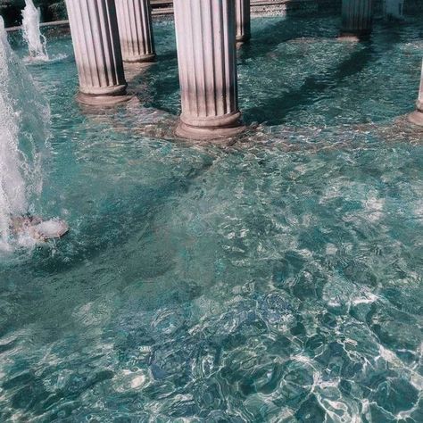 Aphrodite Aesthetic, Daughter Of Poseidon, Water Aesthetic, By Any Means Necessary, Mermaid Aesthetic, Mermaid Dreams, Mermaid Life, Images Esthétiques, Princess Aesthetic