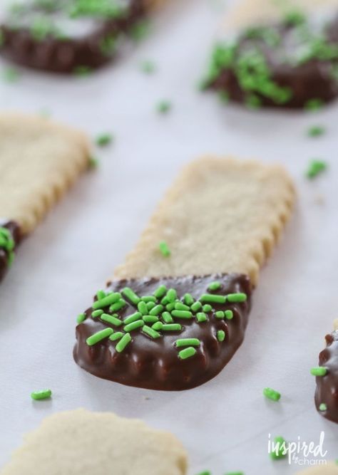 Chocolate Shortbread, Chocolate Shortbread Cookies, Favorite Cookie Recipe, Delicious Cookie Recipes, Homemade Cookies, Shortbread Cookies, Favorite Cookies, Cookie Desserts, Mint Chocolate