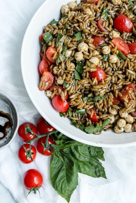 With Spring in the air, I am all about the fresh flavors in this Caprese Orzo Pasta Salad. I can't wait for the weather the be a little less rainy than it is in Vancouver right now, so I can get out to farmers' markets and stock up on all the delicious fresh flavors of the season!⁠ ⁠ What are your favorite Spring flavors?⁠ Caprese Orzo, Spring Flavors, Summer Flavors, Caprese Pasta Salad, Orzo Pasta Salad, Caprese Pasta, Orzo Salad, Small Pasta, Italian Salad