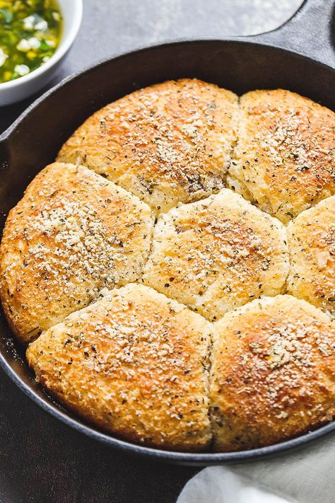 Keto Bread Recipe - Crisp on the outside and SO moist in the inside, you'll never need another keto bread recipe! Keto Skillet, Coconut Health, Keto Bread Recipe, Skillet Bread, No Bread Diet, Best Keto Bread, Keto Breads, Skillet Cooking, Skillet Recipes