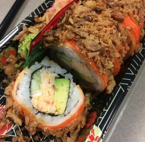 New York Crunch Roll ♡ New York Crunch Roll Sushi Recipe, Crunchy Roll Sushi, Crunch Roll Sushi, Sushi Drawing, Sea Foods, Roll Sushi, Shrimp Rolls, Diet Snacks, Sushi Recipes