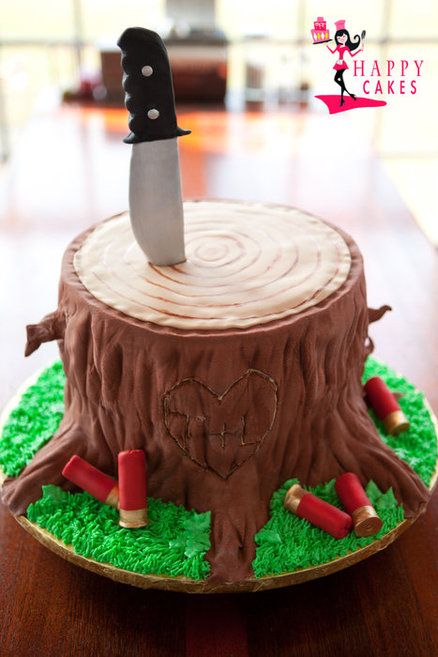 Great Grooms Wedding Cake! Rustic Tree Stump Log (just not fondant icing) maybe with arrowns instead of a knife :) Fun Cakes To Make, Grooms Wedding Cake, Hunting Birthday Cakes, Chocolate Swirls, Cake Rustic, Hunting Cake, Bride Rings, Cakes To Make, Log Cake