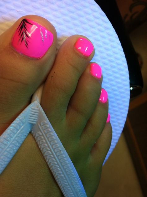 Pedicure Ideas Hot Pink, Toenail Designs Summer Beach, Nail And Pedicure Ideas, Hot Pink Toes With Design, Beach Pedicure Ideas Toenails, Toenail Art Designs Summer Pedicures, Gel Pedicure Toes Summer, Pedicure Ideas Summer Beach, Cute Toenail Designs For Summer